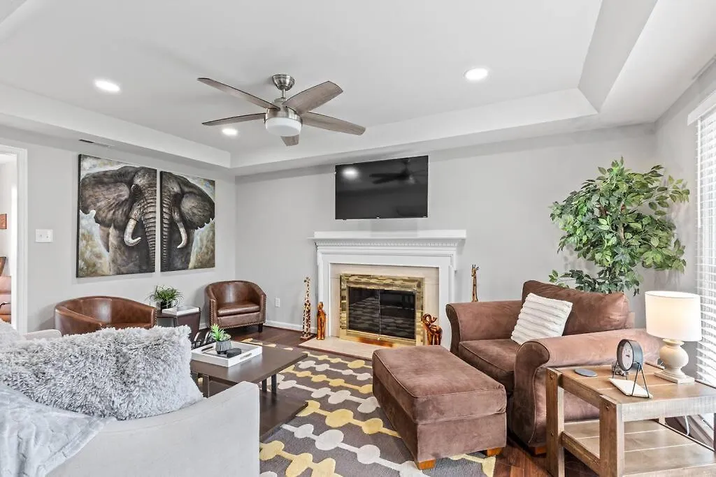 The Safari House: Where Adventure & Comfort Awaits Richmond
